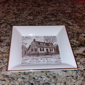 1112 1966 Limited Edition The Hip Roof House Plate